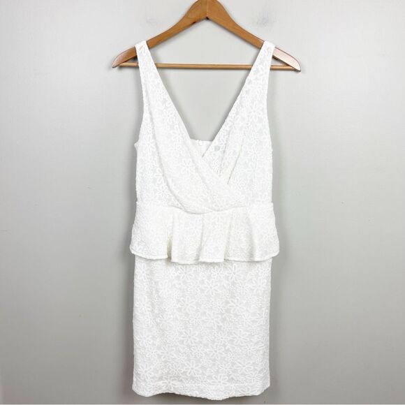 Trina Turk Peplum Embroidered Daisy White V-Neck Sleeveless Dress Size 10 - Picture 2 of 6